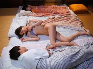 Ánh mắt khát tình của cô bạn thân dáng mướt
