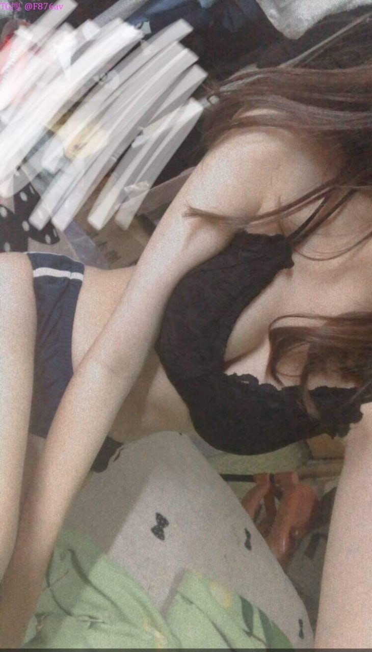 Chơi nhầm bạn xấu, cô gái bị chuốc thuốc mê rồi đụ tập thể